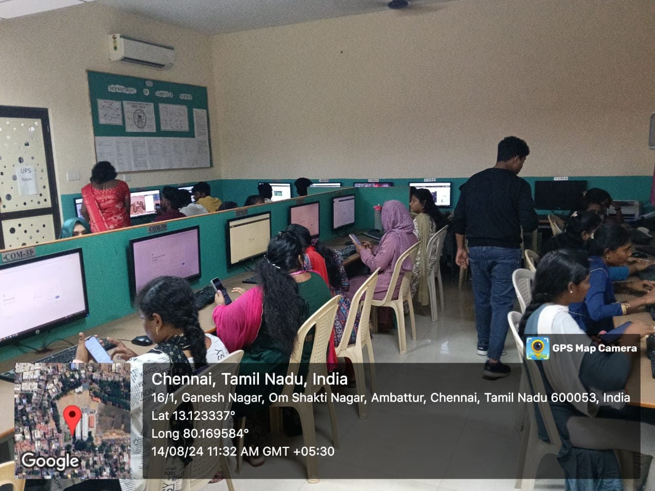 Students learning Generative AI